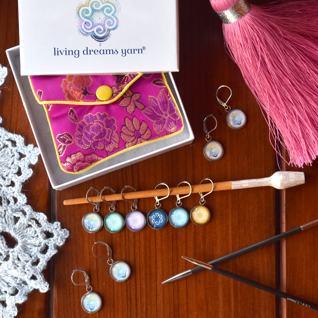 Stitch Markers - Set of 6, White Meander
