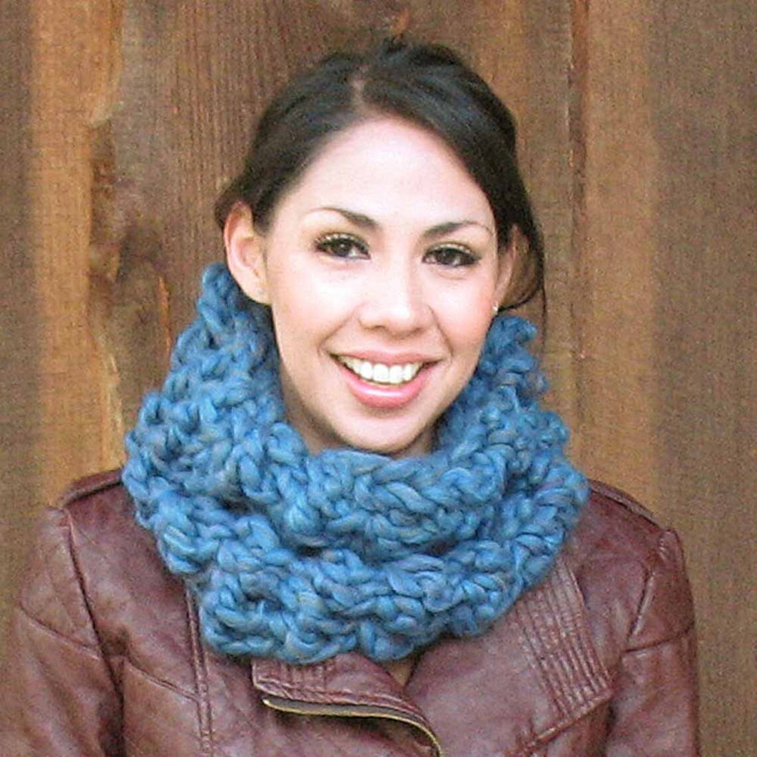 Digital Crochet Pattern Download - Hugs & Kisses Cowl